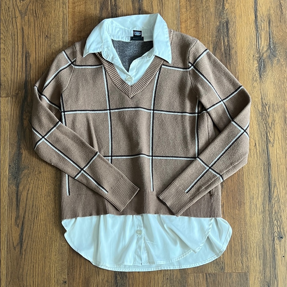 Women’s Brown Sweater with White Accents